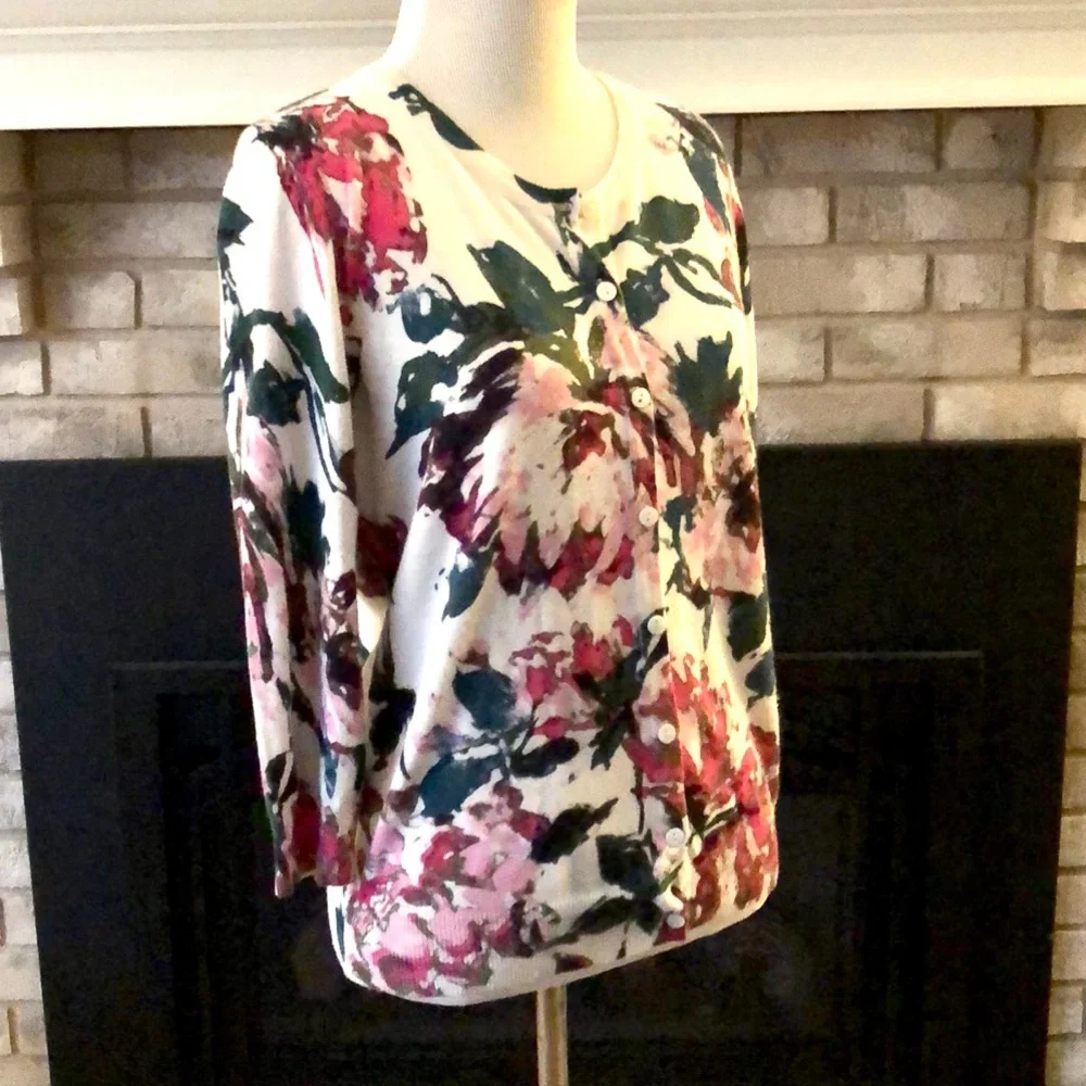 Joseph A White Pink Floral Button Front 3/4 Sleeve Cardigan size Medium